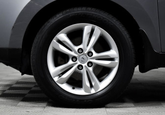 Подержанный автомобиль Hyundai ix35 2012 года (7 фото)