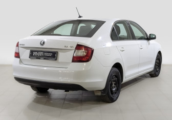 Подержанный автомобиль Skoda Rapid Liftback 2019 года (5 фото)