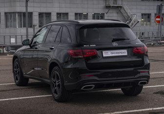 Подержанный автомобиль Mercedes-Benz GLC Coupe 2021 года (7 фото)