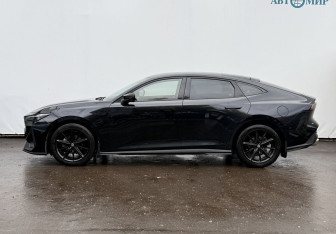 Подержанный автомобиль Changan UNI-V 2023 года (8 фото)