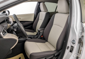 Подержанный автомобиль Toyota Corolla Sedan 2022 года (20 фото)