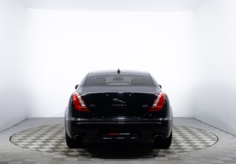 Подержанный автомобиль Jaguar XJ 2014 года (6 фото)