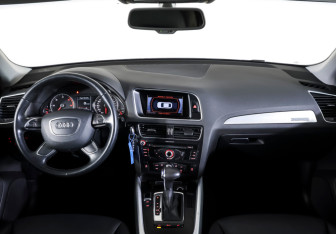 Подержанный автомобиль Audi Q5 2015 года (13 фото)