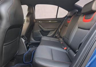 Подержанный автомобиль Skoda Octavia RS Liftback 2014 года (11 фото)