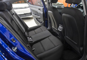 Подержанный автомобиль Hyundai Elantra Sedan 2019 года (12 фото)