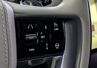 Подержанный автомобиль Land Rover Range Rover 2024 года (30 фото)