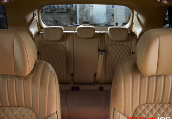 Подержанный автомобиль Voyah Dream 2023 года (11 фото)