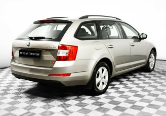 Подержанный автомобиль Skoda Octavia Wagon 2015 года (5 фото)