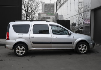 Подержанный автомобиль LADA (ВАЗ) Largus Wagon 2013 года (4 фото)