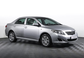 Подержанный автомобиль Toyota Corolla Sedan 2007 года (3 фото)