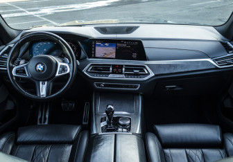 Подержанный автомобиль BMW X5 2019 года (14 фото)