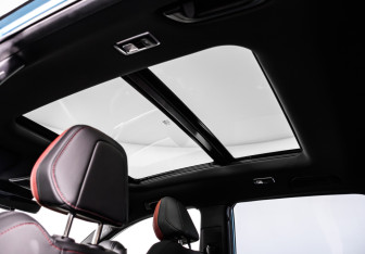 Подержанный автомобиль Geely Coolray 2023 года (15 фото)