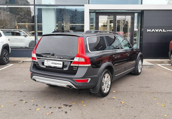 Подержанный автомобиль Volvo XC70 2016 года (5 фото)