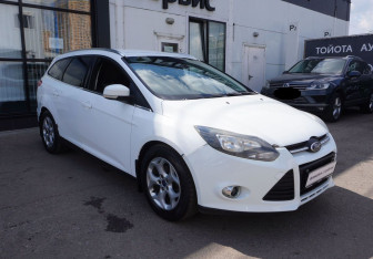 Подержанный автомобиль Ford Focus Wagon 2013 года (3 фото)