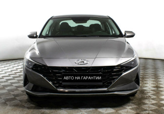 Подержанный автомобиль Hyundai Elantra Sedan 2021 года (2 фото)