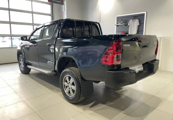 Подержанный автомобиль Toyota Hilux 2018 года (6 фото)