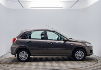 Подержанный автомобиль Datsun mi-DO 2015 года (4 фото)