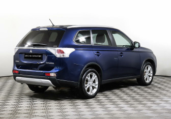 Подержанный автомобиль Mitsubishi Outlander 2014 года (5 фото)