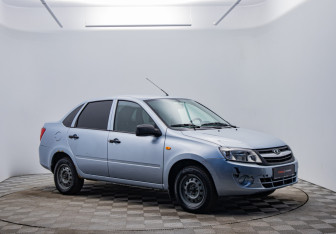 Подержанный автомобиль LADA (ВАЗ) Granta Sedan 2012 года (3 фото)