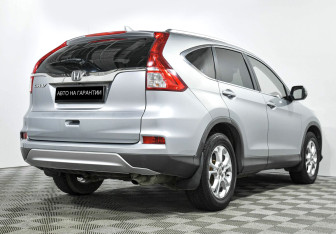 Подержанный автомобиль Honda CR-V 2017 года (3 фото)