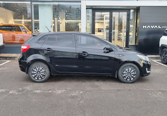 Подержанный автомобиль Kia Rio Hatchback 2014 года (4 фото)