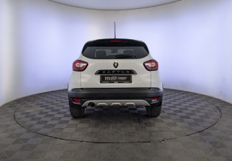 Подержанный автомобиль Renault Kaptur 2021 года (6 фото)