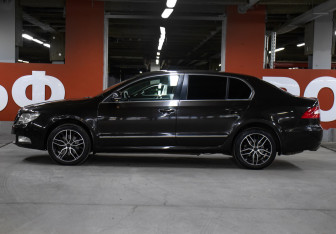 Подержанный автомобиль Skoda Superb Liftback 2012 года (8 фото)