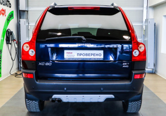 Подержанный автомобиль Volvo XC90 2006 года (5 фото)