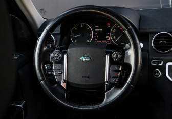 Подержанный автомобиль Land Rover Discovery 2014 года (12 фото)