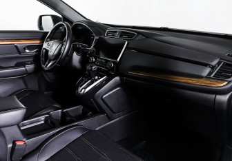 Подержанный автомобиль Honda CR-V 2019 года (11 фото)