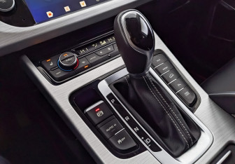 Подержанный автомобиль Geely Atlas 2019 года (21 фото)