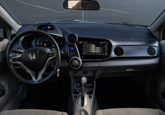 Подержанный автомобиль Honda Insight Hatchback 2009 года (9 фото)