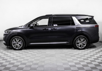 Подержанный автомобиль Kia Carnival 2021 года (8 фото)