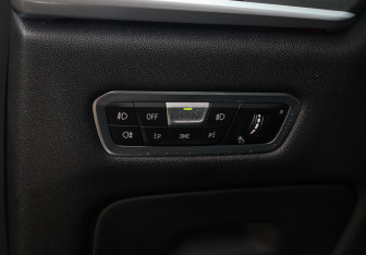 Подержанный автомобиль BMW X7 2020 года (25 фото)