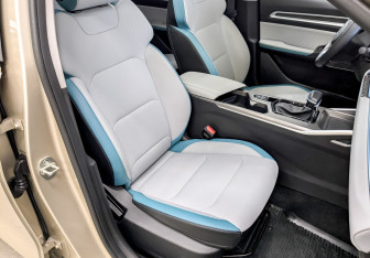 Подержанный автомобиль Geely Emgrand 2023 года (25 фото)