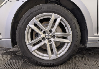 Подержанный автомобиль Volkswagen Passat Sedan 2019 года (12 фото)