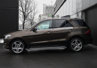 Подержанный автомобиль Mercedes-Benz GLE 2016 года (8 фото)