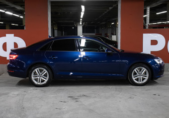 Подержанный автомобиль Audi A4 Sedan 2017 года (4 фото)