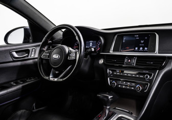 Подержанный автомобиль Kia Optima Sedan 2019 года (9 фото)