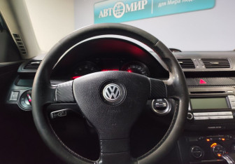 Подержанный автомобиль Volkswagen Passat Wagon 2006 года (15 фото)