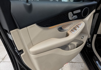 Подержанный автомобиль Mercedes-Benz GLC Coupe 2018 года (19 фото)