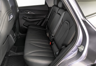 Подержанный автомобиль Omoda C5 2024 года (18 фото)