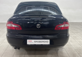 Подержанный автомобиль Skoda Superb Liftback 2011 года (7 фото)