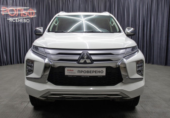 Подержанный автомобиль Mitsubishi Montero Sport 2022 года (2 фото)