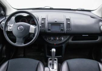 Подержанный автомобиль Nissan Note 2013 года (13 фото)