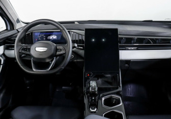 Подержанный автомобиль Geely Atlas 2024 года (10 фото)