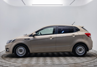 Подержанный автомобиль Kia Rio Hatchback 2015 года (2 фото)