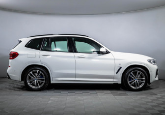 Подержанный автомобиль BMW X3 2018 года (4 фото)
