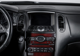 Подержанный автомобиль Infiniti QX50 2013 года (13 фото)