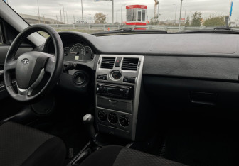 Подержанный автомобиль LADA (ВАЗ) Priora Hatchback 2013 года (9 фото)
